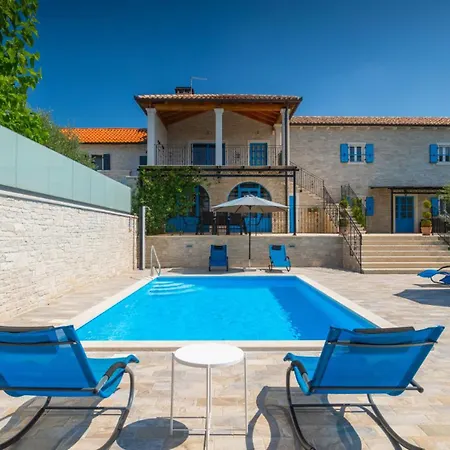 Beautiful Dussich With Pool Near Oprtalj 빌라 Cepic
