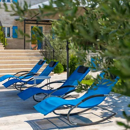 Beautiful Dussich With Pool Near Oprtalj *