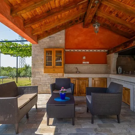Beautiful Dussich With Pool Near Oprtalj Villa