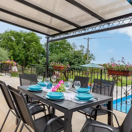Beautiful Dussich With Pool Near Oprtalj * Cepic