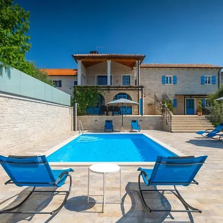 Beautiful Dussich With Pool Near Oprtalj Cepic