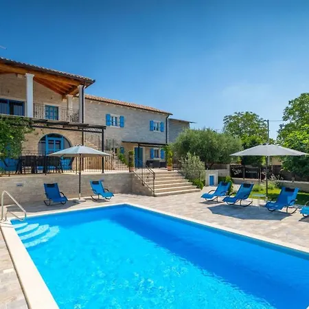 Beautiful Dussich With Pool Near Oprtalj *