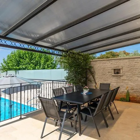 Beautiful Dussich With Pool Near Oprtalj *