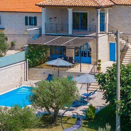 Villa Beautiful Dussich With Pool Near Oprtalj Cepic