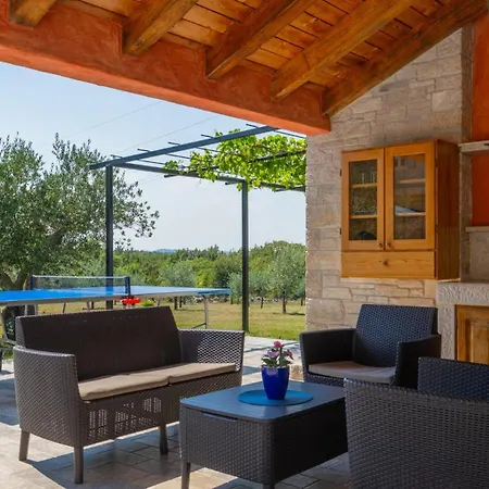 Beautiful Dussich With Pool Near Oprtalj Villa